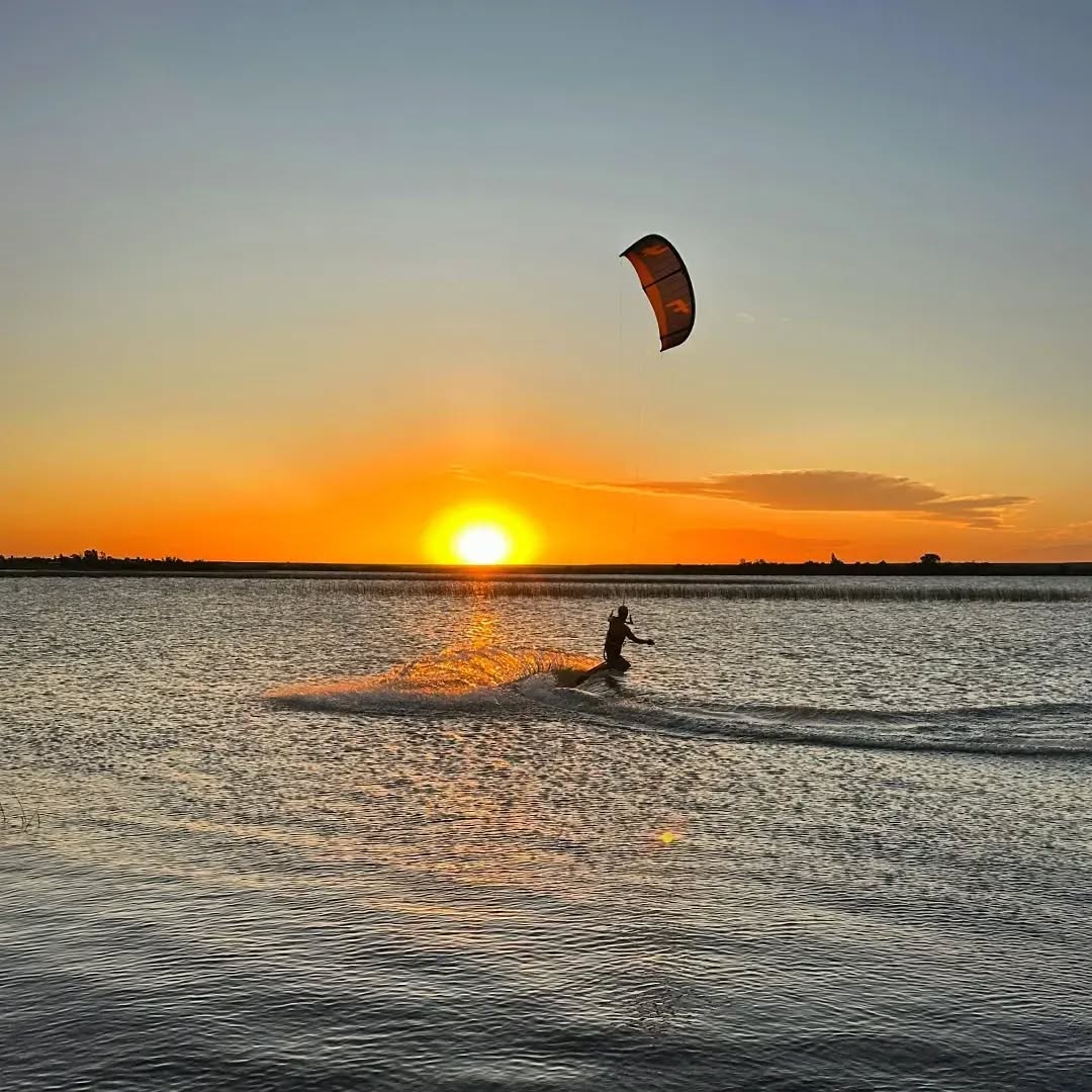 Una buena golden x ahí 🙏📲@edgartvcr @nativosrider @nativosrider_2.0 ..#kiteboarding #kitesurf